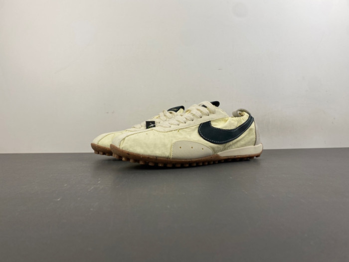 Jacquemus x Nike Jacumoon Shoe HV8547-700