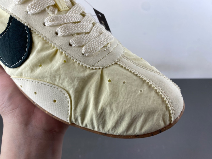 Jacquemus x Nike Jacumoon Shoe HV8547-700