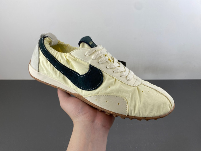 Jacquemus x Nike Jacumoon Shoe HV8547-700