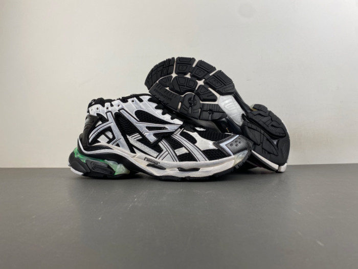 (LED) BL RUNNER SNEAKERS W3RB2 9010