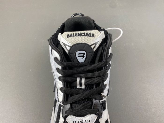 (LED) BL RUNNER SNEAKERS W3RB2 9010