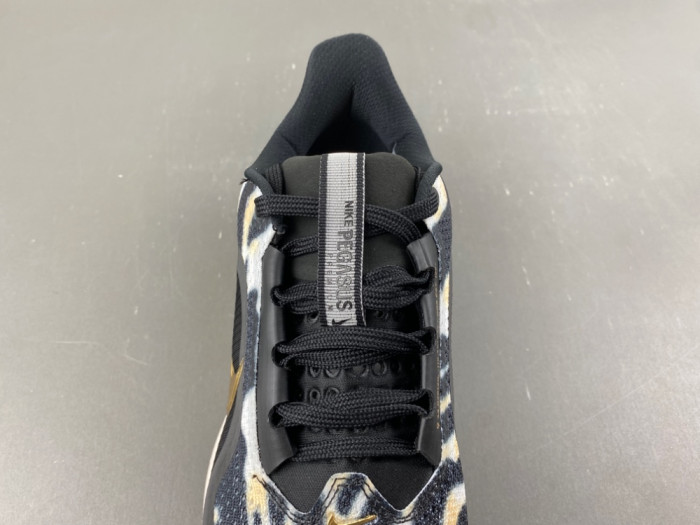 Nike Air Zoom Pegasus Premium Zebra IQ0368-010