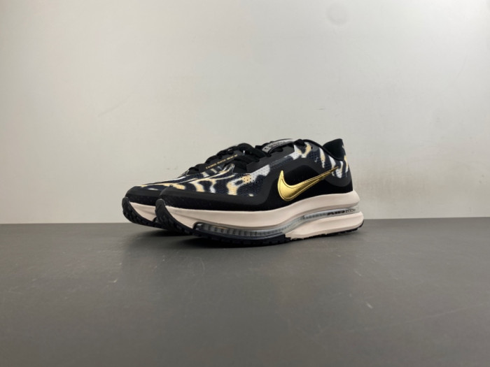 Nike Air Zoom Pegasus Premium Zebra IQ0368-010