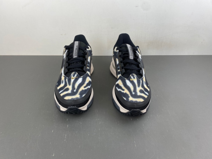 Nike Air Zoom Pegasus Premium Zebra IQ0368-010