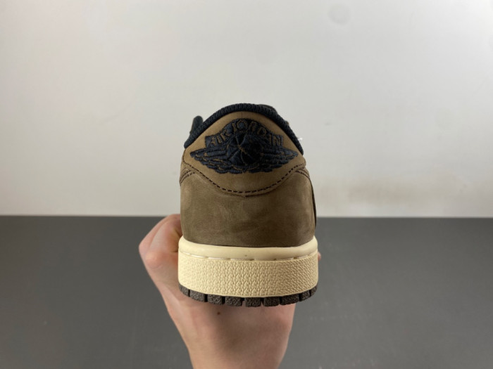 Travis Scott x Air Jordan 1 Low DM7866-203
