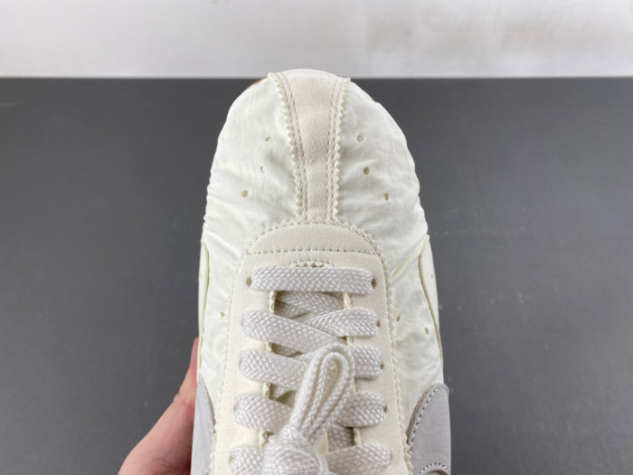 Jacquemus x Nike Jacumoon Shoe HV8547-002