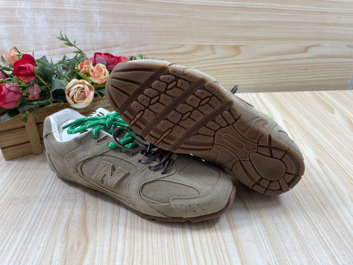 New Balance MIU NB5302