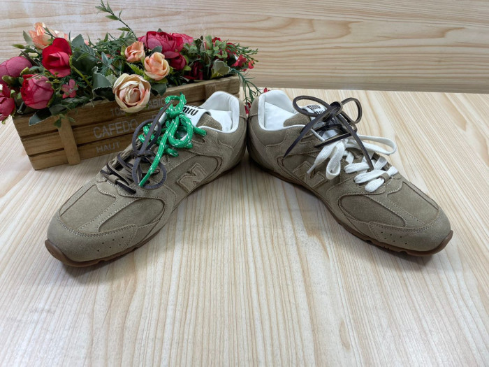 New Balance MIU NB5302