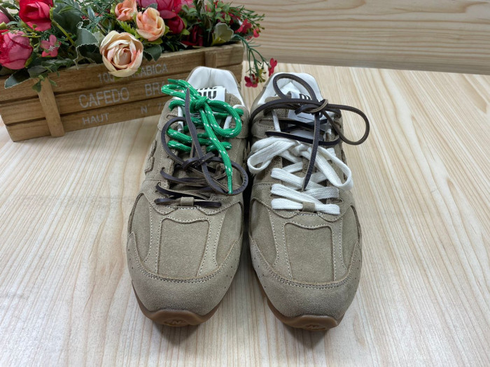 New Balance MIU NB5302